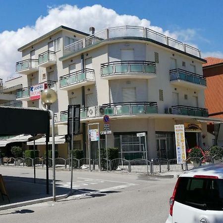 Hotel Villa Domiziana Rimini Extérieur photo