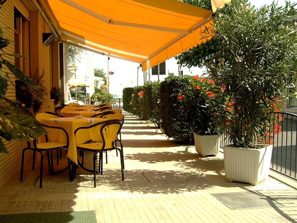 Hotel Villa Domiziana Rimini Extérieur photo