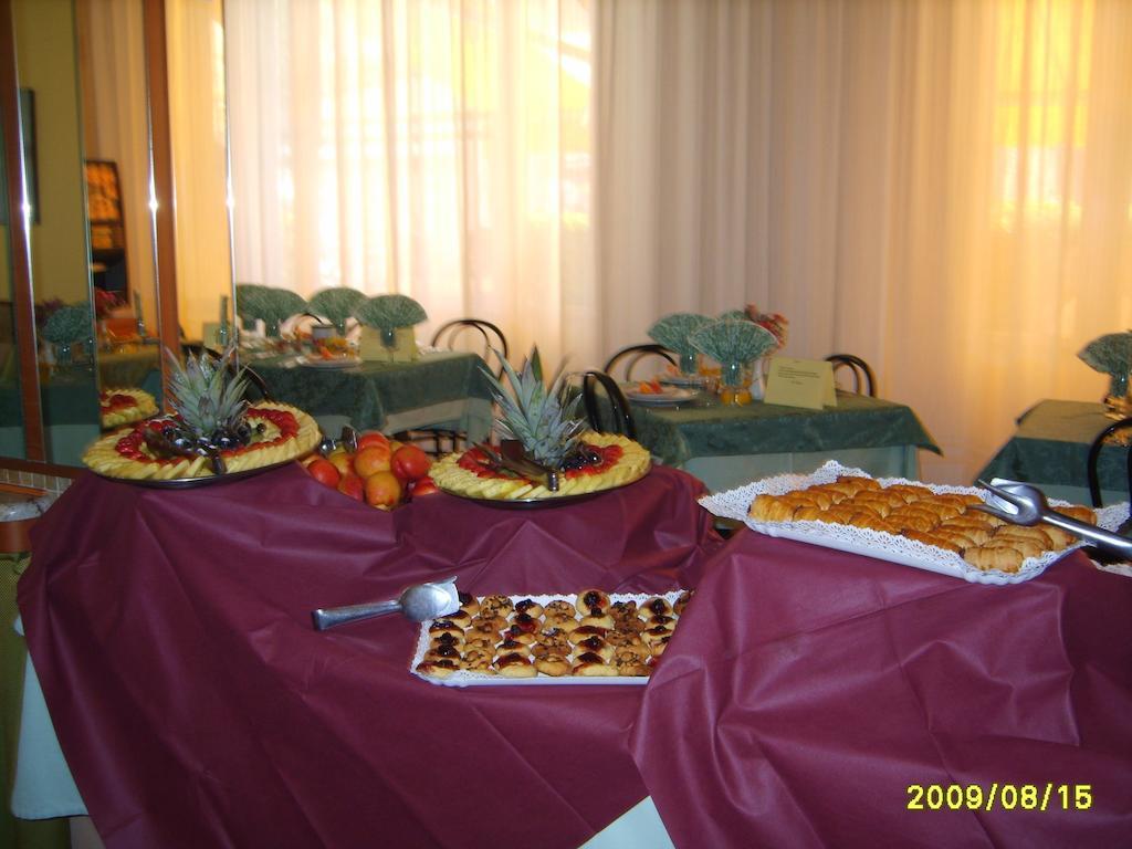 Hotel Villa Domiziana Rimini Extérieur photo