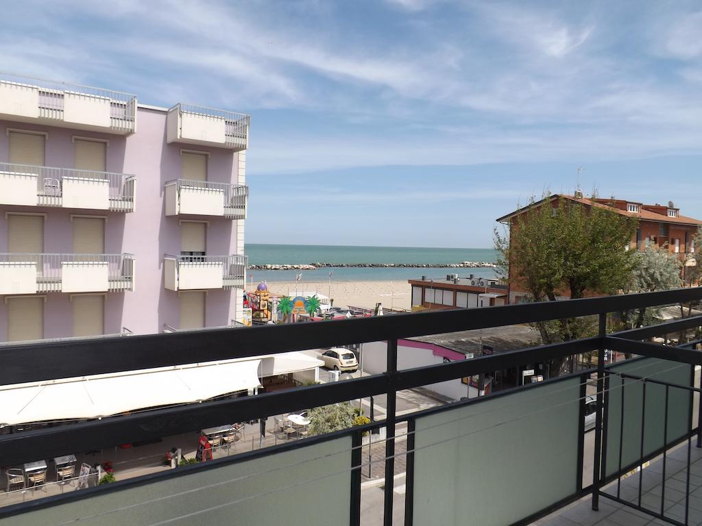 Hotel Villa Domiziana Rimini Extérieur photo