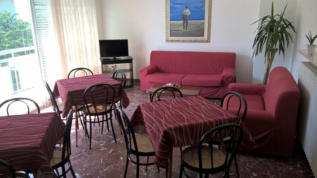 Hotel Villa Domiziana Rimini Extérieur photo