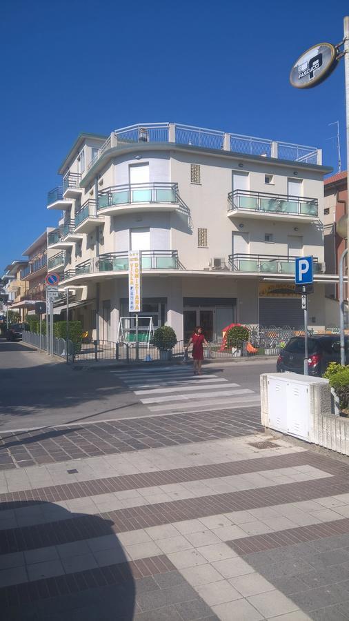 Hotel Villa Domiziana Rimini Extérieur photo